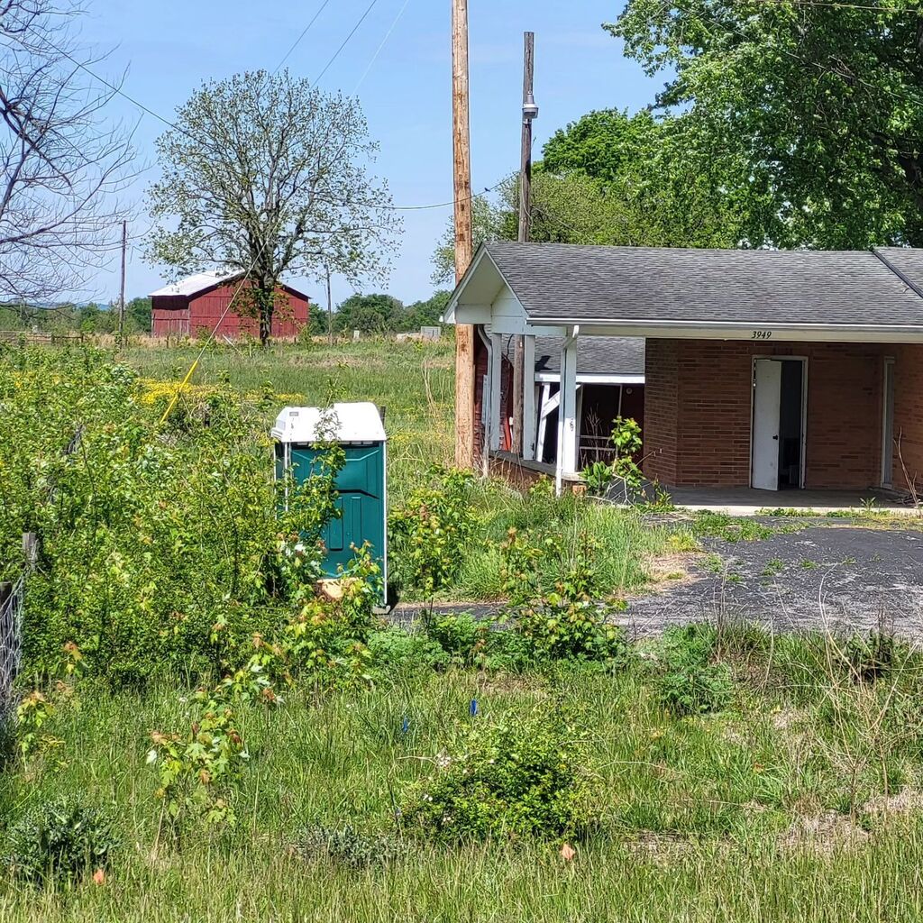 ChrisAllenSkywx's tweet photo. I think it's about to happen.
#bucees #bowlinggreenky https://t.co/qr0caIdexH https://t.co/o7w4TUfG5P