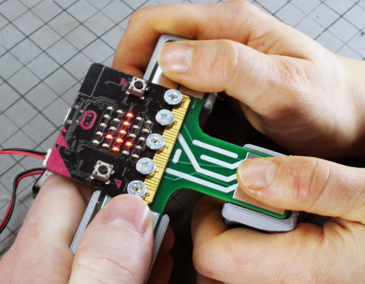 patchr_io's tweet image. This project puts Hands-On in #HandsOnLearning! Its a custom #PCB designed &amp;amp; fabricated to be a multiplayer #videogame programmed using a #MicroBit that measures who has the quickest reaction time! #computerscience