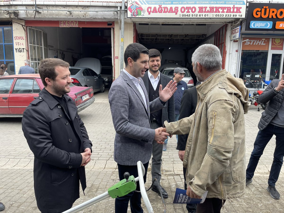 chpcatalcagenc's tweet photo. GK Başkanımız, İl Gençlik Kolları Başkan Yardımcımız Oktay Kalem, Meclis Üyemiz Utku Akbulut, Milletvekili Adayımız Utku Caner Çaykara, Ender Unutan Ersözlü ve İlçe Örgütümüz ile birlikte; 

📍Çatalca Atatürk Sanayi Sitesi 
📍Çarşı esnafı 
📍Çatalca İtfaiye İstasyonu https://t.co/iz5YDHx5Y3