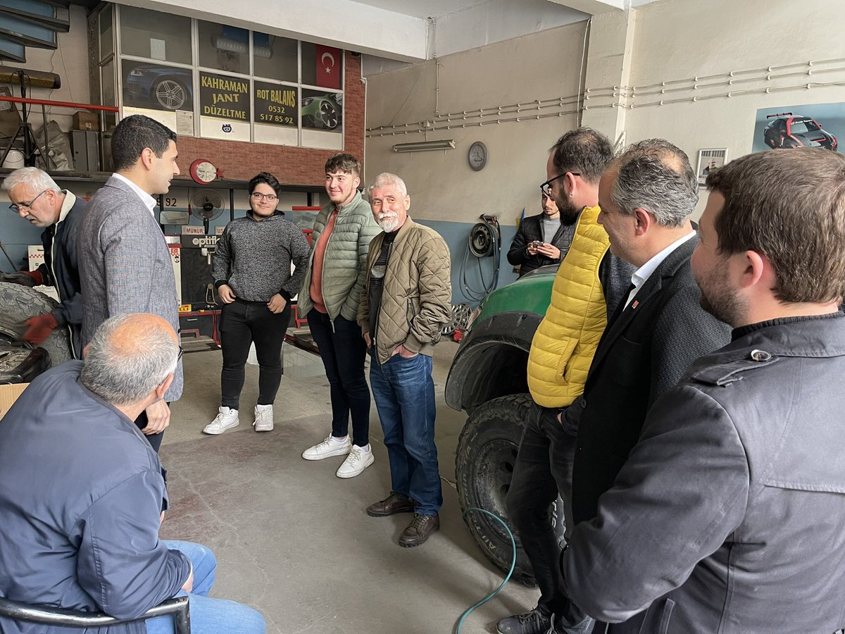 chpcatalcagenc's tweet photo. GK Başkanımız, İl Gençlik Kolları Başkan Yardımcımız Oktay Kalem, Meclis Üyemiz Utku Akbulut, Milletvekili Adayımız Utku Caner Çaykara, Ender Unutan Ersözlü ve İlçe Örgütümüz ile birlikte; 

📍Çatalca Atatürk Sanayi Sitesi 
📍Çarşı esnafı 
📍Çatalca İtfaiye İstasyonu https://t.co/iz5YDHx5Y3