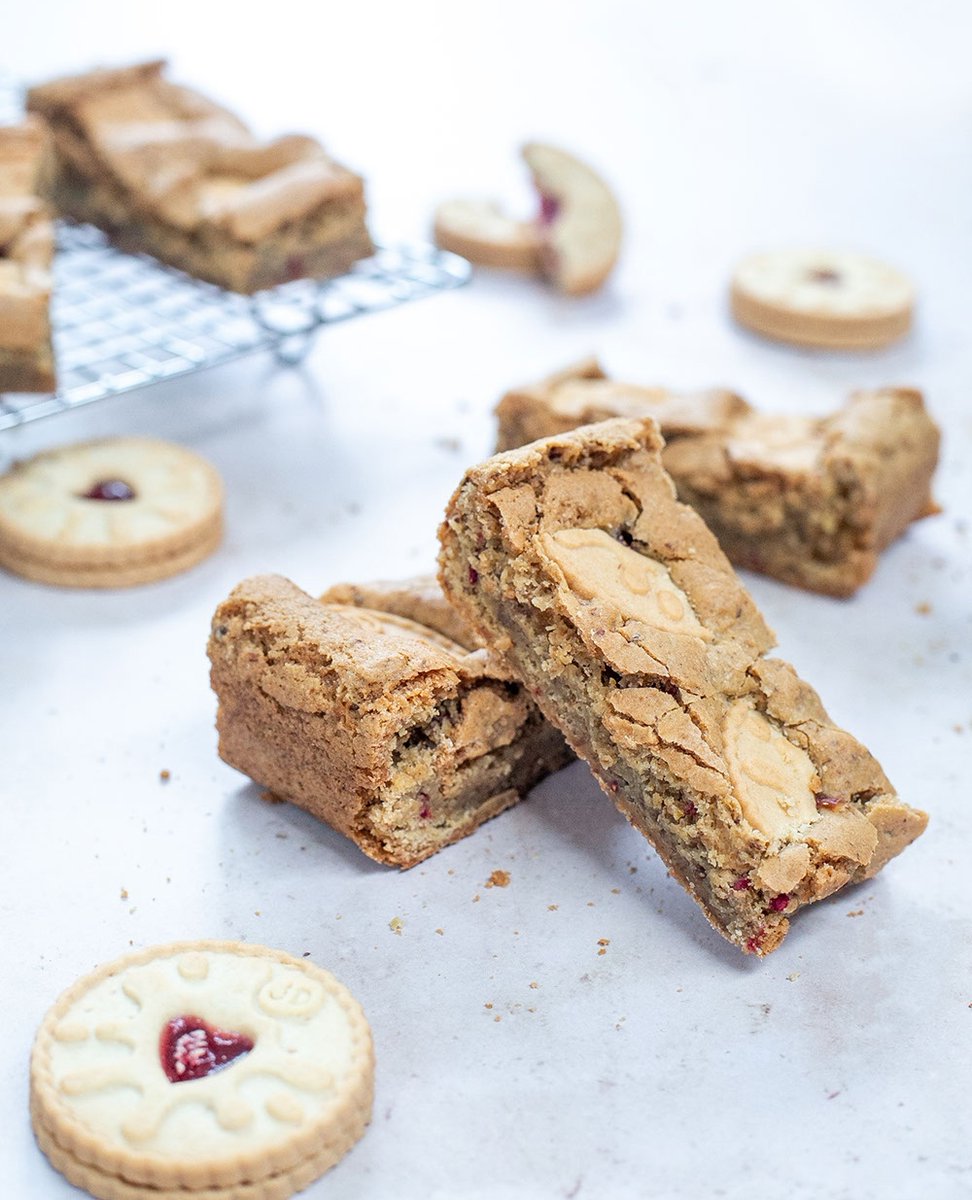 SustShow's tweet image. Get ready to bake your heart out sustainably!🧁 Treehouse Bakery is coming to the Sustainability Show in Manchester and bringing their amazing vegan baking kits with them! 🍰🌱 

Get your FREE ticket now - bit.ly/3IWbOPm

 #TreehouseBakery  #Vegantreats #baking