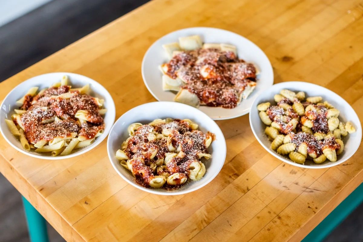 CharlieImo's tweet photo. You might know us for our famous pizza, but we’re also known for our amazing pasta dishes! Come see us this weekend to try our ravioli, tortellini, and more. #CharlieImosMarketOnTheHill #CharlieImos #MarketOnTheHill #ravioli #GrabAndGo #AuthenticItalian #StLouis https://t.co/2QNsq6reiR
