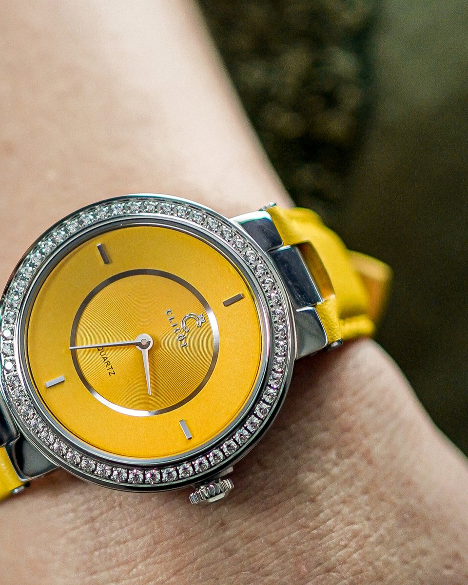 clicot's tweet photo. Spring and summer is all about taking risks and making bold statements, just like our APHRODITE model in vibrant yellow. Dare to stand out from the crowd and embrace your individuality with this show-stopping timepiece. #APRODITE #BoldDecisions #SpringTimeStyle https://t.co/JehtwUQbL3