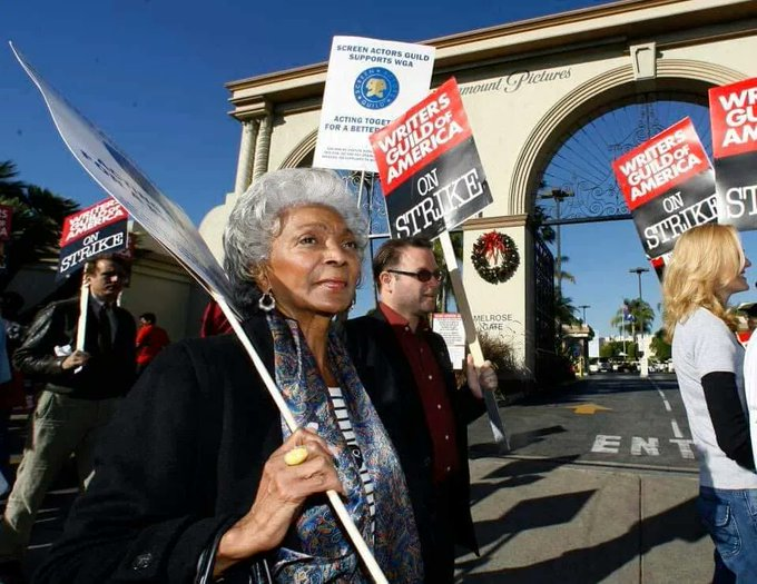 jennnixon's tweet photo. History continues to repeat itself.
1981, 2007, 2023
#StarTrek #WritersStrike #StandWithWriters https://t.co/ChJY5UYvsH