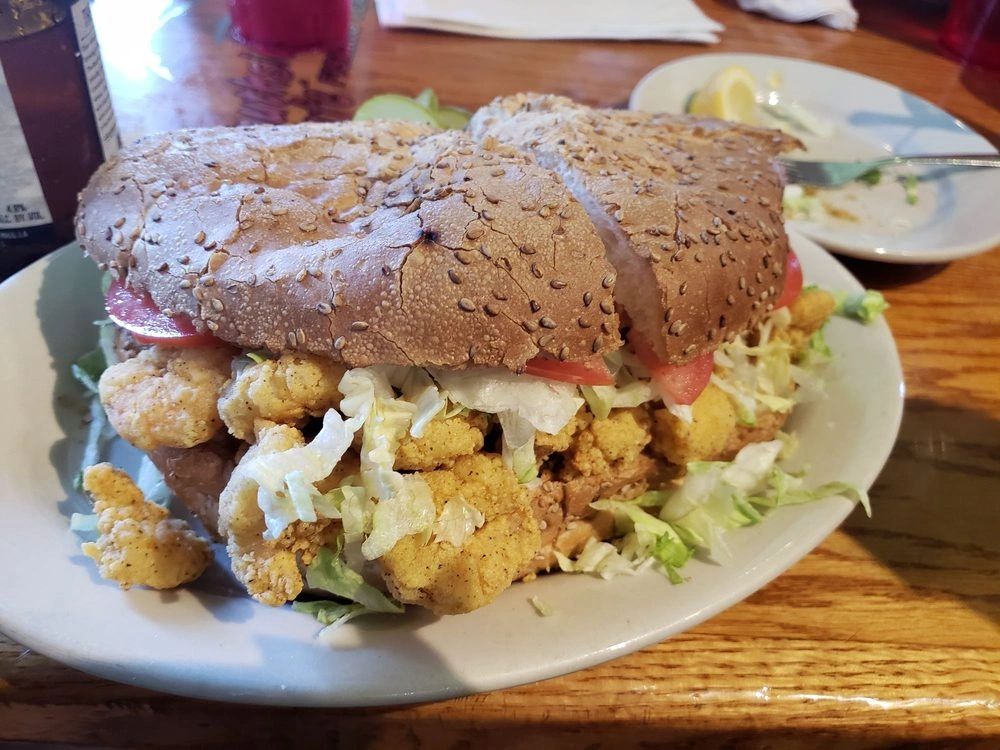 southsidecafe1's tweet photo. How about lunch? Bring the family in for a bite now! #SouthsideCafe #NewOrleansEats #seafood #SlidellEats #cheers #ComfortFood #StTammanyEats https://t.co/6FuhisJ5CH
