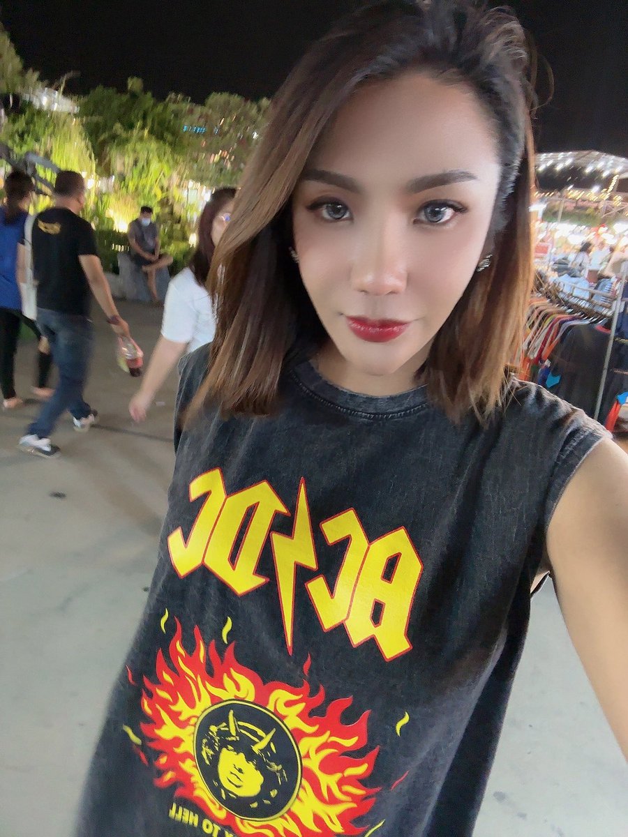 Party9x9's tweet photo. หน้าตาซื่อๆ…บอกดื้อได้ไงเนอะ 😋😜🤪 #ladyboy https://t.co/yllFpMLBw8