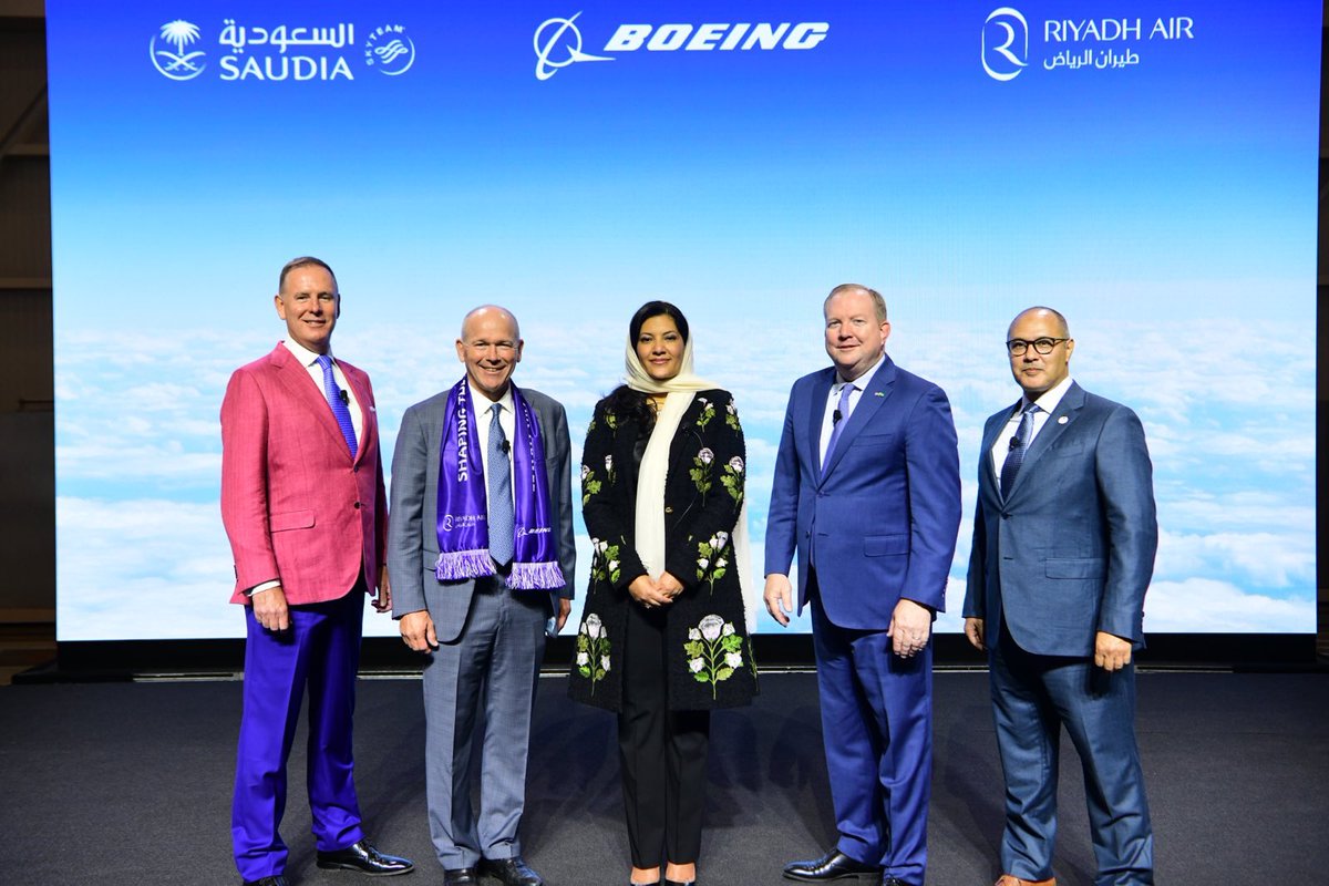 rbalsaud's tweet photo. Delighted to be in Charleston, South Carolina to meet with the Boeing team & celebrate the agreement between @Saudi_Airlines, #RiyadhAir & @BoeingAirplanes, which will propel KSA into a global logistics hub & generate 200.000 direct & indirect Saudi jobs & countless opportunities in trade, tourism.
