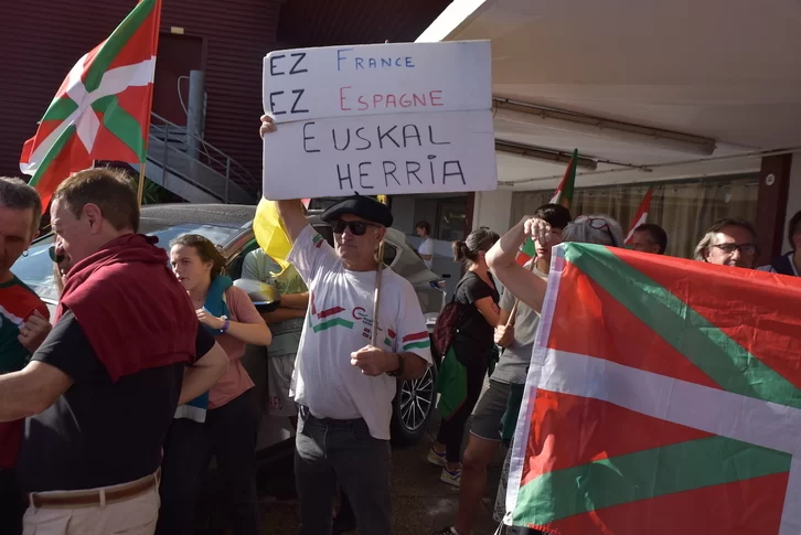MediabaskInfo's tweet photo. [TRIBUNE LIBRE] « ​​Conséquences sportives d’une sélection basque de pelote », par Jacques Saldubéhère #pelote #FIPV #FFPB
https://t.co/Wj72Q21yPs https://t.co/FJQdRJbKco