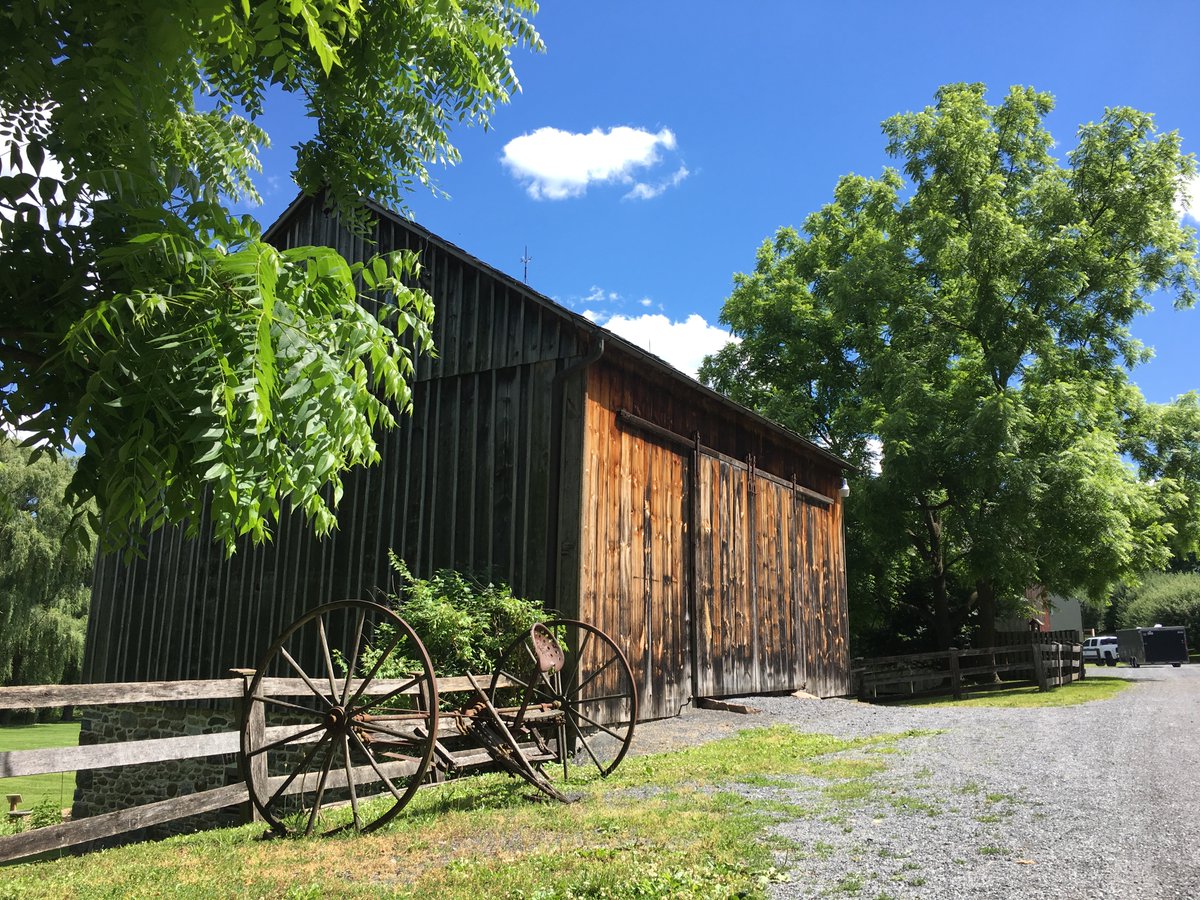 HistoricBeth's tweet photo. SATURDAYS AT BURNSIDE RETURNS TOMORROW! Visit our Colonial farm in the city the first Saturday of each month 10 am to noon! Tour the scenic 6.5-acre farm, barns, buildings, gardens and orchards that have been a part of the Moravian community since 1748. https://t.co/y1Fl3070Dz https://t.co/XupUIl1oVr