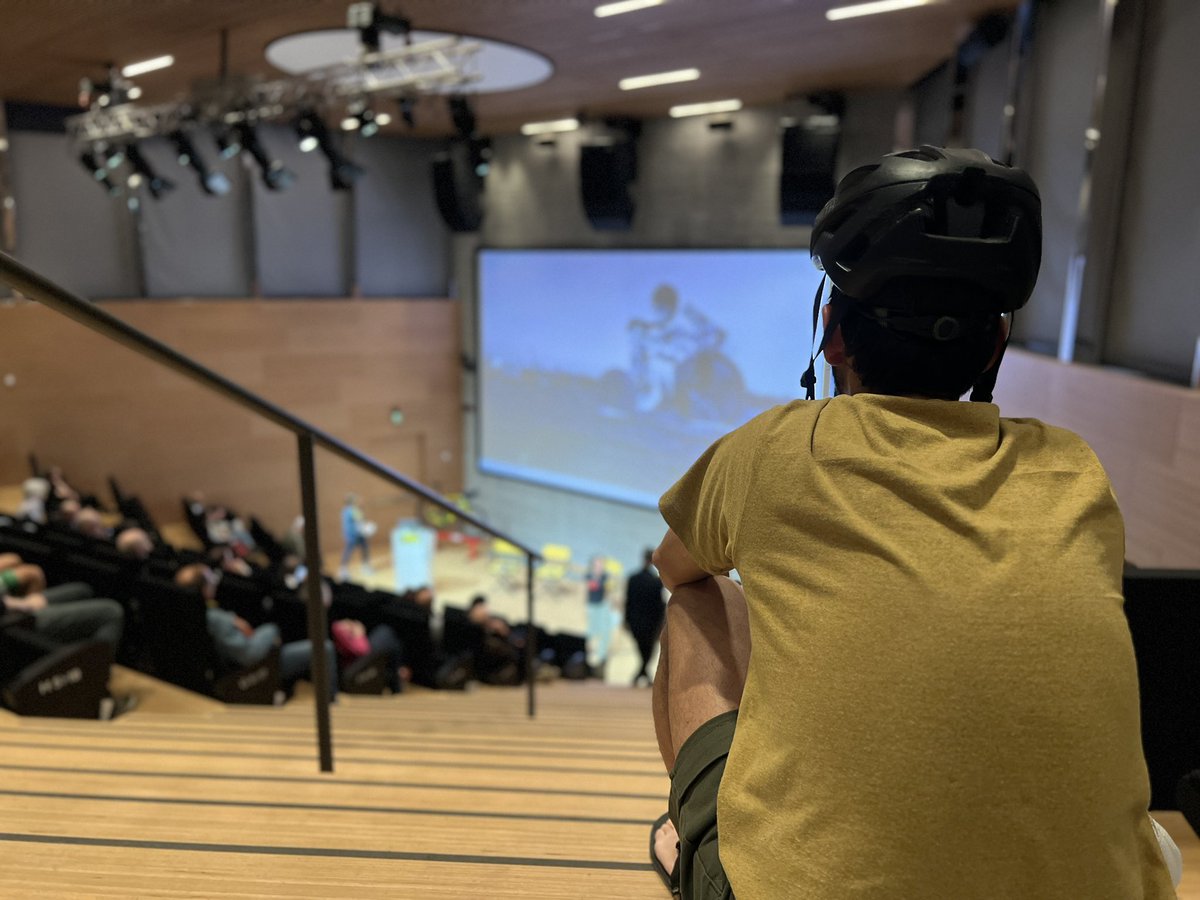 comunevenezia's tweet image. 🚲 Torna il #bike festival PAVÈ, pedalando a #Venezia!

🚴‍♂️ Da oggi al 7 maggio tre giorni dedicati al #ciclismo visto non solo come #sport, ma anche come alternativa sana e sostenibile rispetto alla classica #mobilitàurbana

Scopri di più 👉🏻 v41.it/L1841