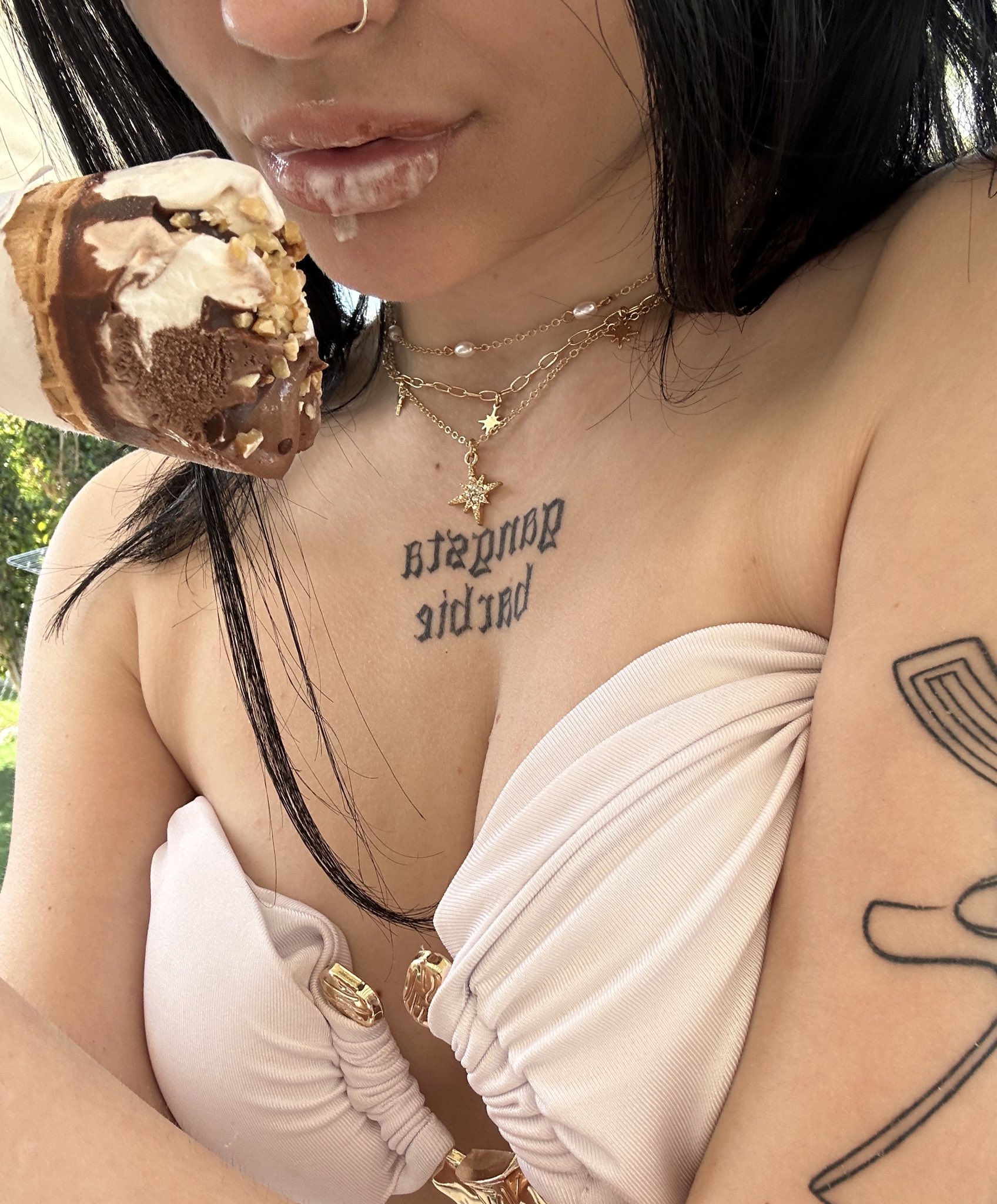 GVP on X: Vittoria Lazzari non sa mangiare un gelato senza sborrarsi  addosso t.coM8a7Z38Raw  X