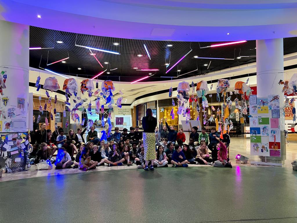 CEP_Wandsworth's tweet photo. Today were our final school visits to the #SingleUsePlanet exhibition! Over 650 pupils from Wandsworth schools have visited the exhibition in the past 2 weeks and over 1500 members of the public! Thanks to everyone who visited and helped spread the word about plastic pollution 🌎 https://t.co/aOt8NNjOMG
