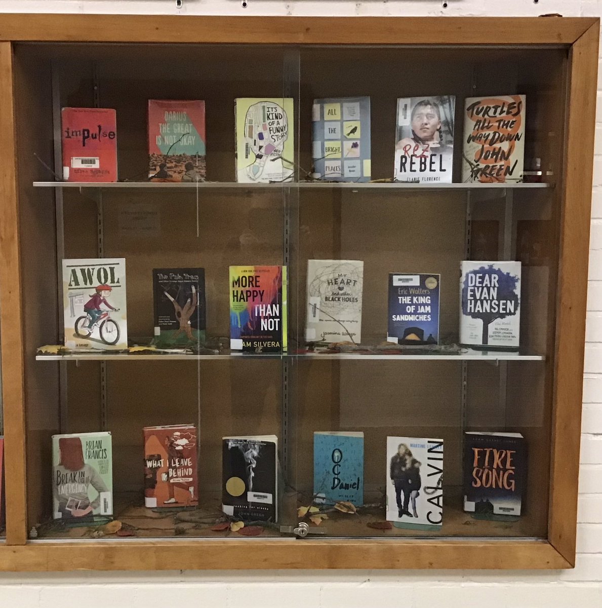 Mental Health Week may be ending, but everyone needs to be mindful of it 24/7/365.  Here are some 📚 in our collections and links to local resources to help Panthers survive and thrive #mentalhealthsupport #MentalHealthAwareness #MentalHealthMatters @lkdsblibraries <a href="/LKDSB/">Lambton Kent DSB</a>