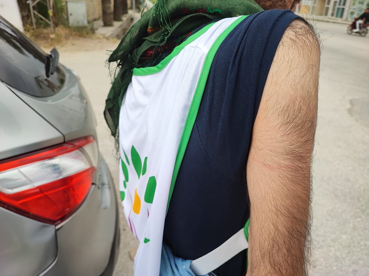hataytoplumsal's tweet photo. Serinyol/Akıncılar Mahallesi'nde seçim çalışmamızı yaparken Serinyol Jandarma durdurmaya çalışıp, ses cihazımızı kırıp, kameraların olmadığı bir yere doğru çekip arkadaşlarımıza zor gücüyle şiddet uygulamıştır.

Hepiniz tek tek yargılanacaksınız!
Hesap vereceksiniz! https://t.co/urNyqYLFiu
