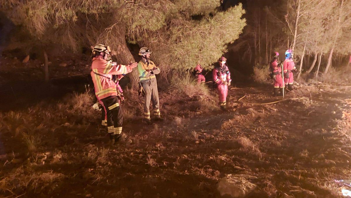 La Unitat Forestal de <a href="/BombersValencia/">Bombers Consorci VLC</a> ha participat a les jornades de Lluita contra incendis forestals del #BIEMIII <a href="/UMEgob/">UME</a>, al camp de la base militar Jaime I de Bétera
👏Gran oportunitat per a intercanvi de coneixements i millora de la coordinació en la lluita contra #IIFF.