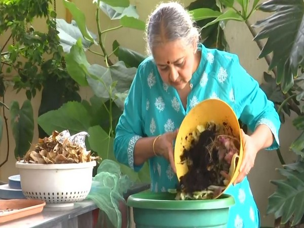 ani_digital's tweet photo. Bengaluru-based Worm Rani inspires youngsters to turn kitchen waste into 'Black Gold'
Read @ANI Story | https://t.co/HPc63texYa
#WormRani #Bengaluru #Environment https://t.co/slzztEINNy