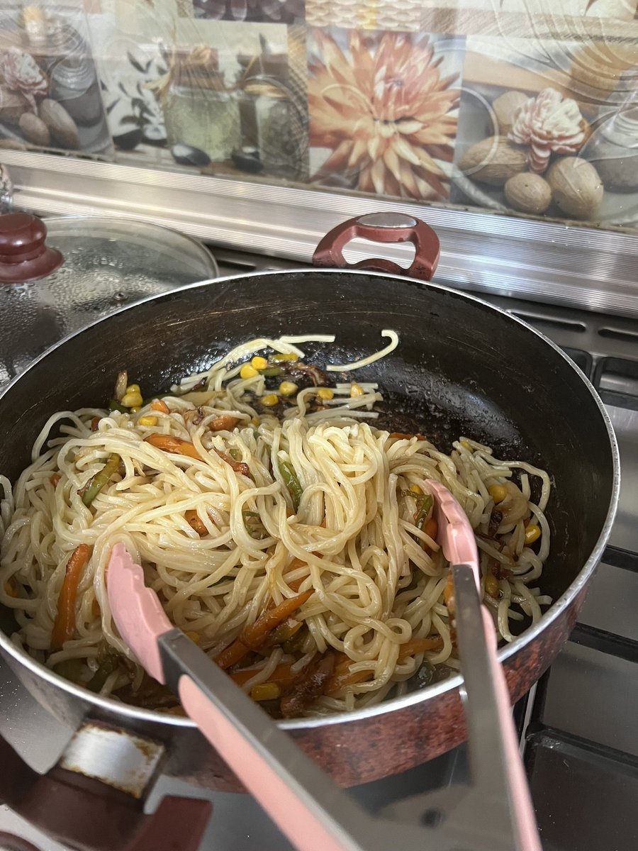 sarahkhanfer's tweet photo. Noodles Friday 🍜 https://t.co/334iSbi9xr