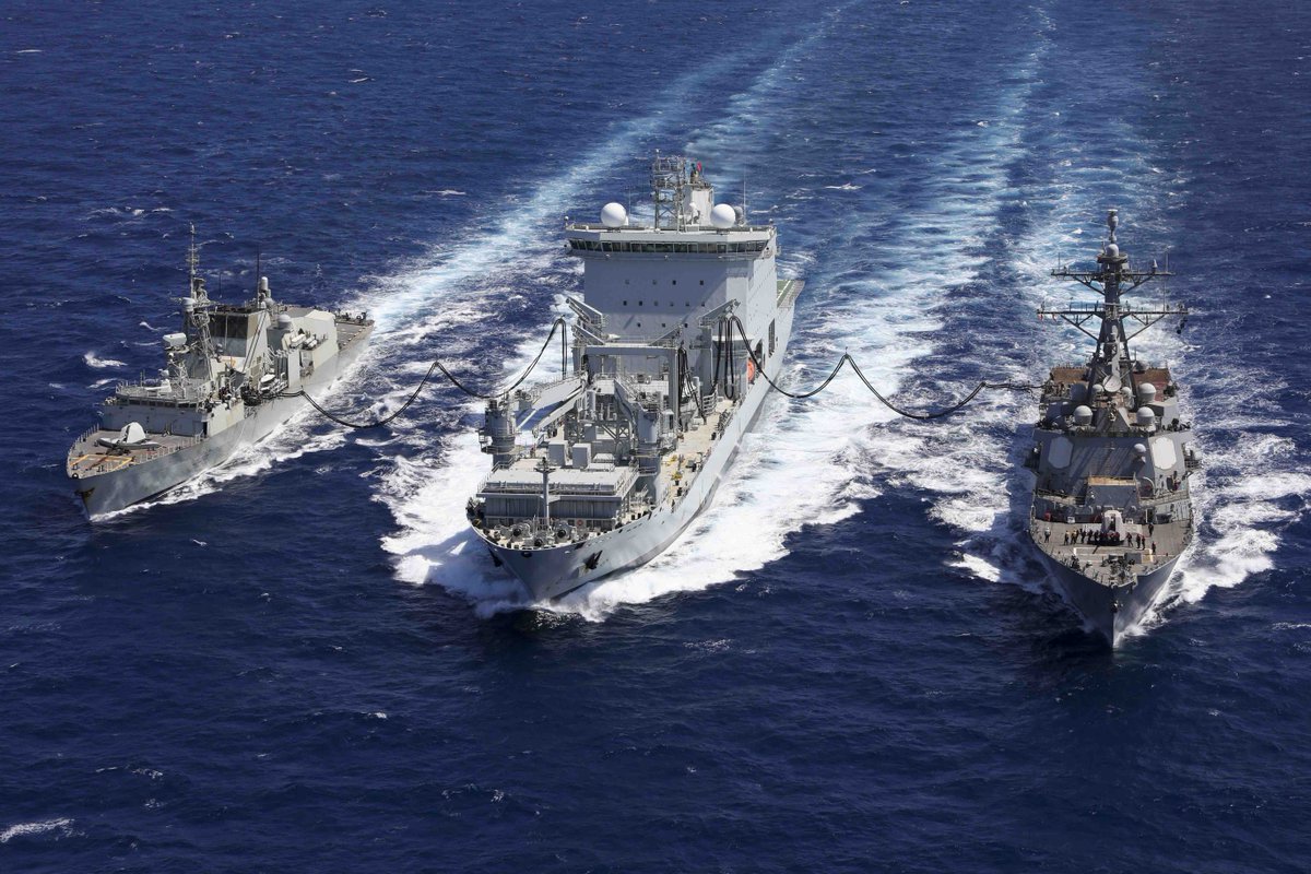 Working together to resupply. 🇺🇸 🤝 🇨🇦 

From right to left, #USSTruxtun, Royal Canadian Navy supply ship MV Asterix and Royal Canadian Navy frigate HMCS Montreal (FFH 336) conduct a replenishment-at-sea in the Red Sea.

📷: MC1 Kenneth Blair