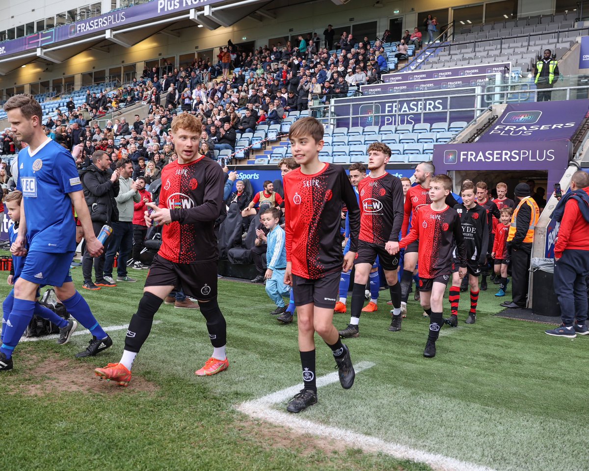 ClareBunn's tweet photo. @CentralAjaxFC Thanks team for a cracking experience my son enjoyed every second of it ⚽️ although it does look like he is ignoring your number 9 🙈 
📸:@Simon_Bissett 
@StickyBunn1975 https://t.co/Qm2WXwzymB