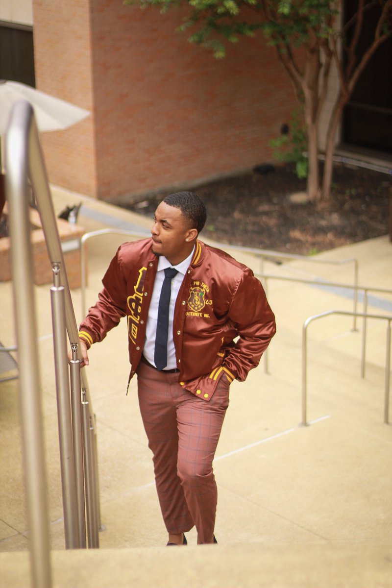 JayfrmdaVille5's tweet photo. 2 Timothy 4:7
I have fought the good fight, I have finished the race, I have kept the faith.
May 13th, 2023 @ Johnson Coliseum
B.S. in Criminal Justice
Minor in Forensic Science
#FinSHed #CentuarsGraduate https://t.co/cZUeyTIk9a