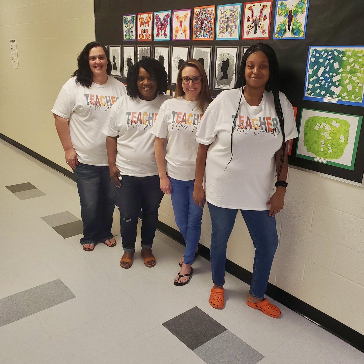 MrsAnnaTomlin's tweet image. Thank you for the Teacher Appreciation love Mama @wandhmeme These precious shirts from @sweet_tea_refill
are super soft and comfy! We love you Johna Mama! 💞 #RockSolid #TeacherAppreciation2023 #UP3 #MHES @RockHillSchools