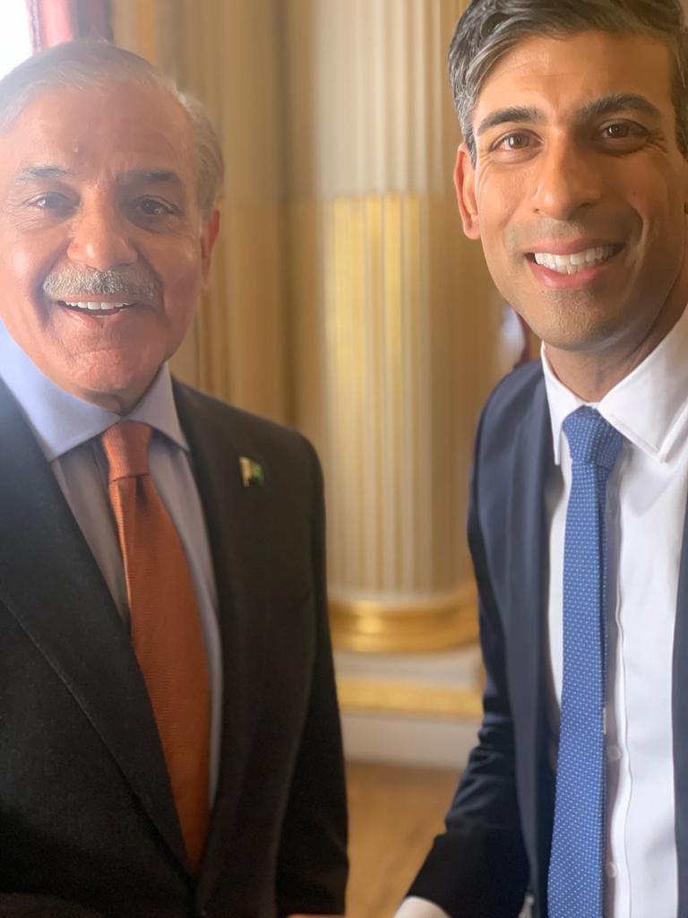 ShamaJunejo's tweet photo. Our Prime Ministers 🤩
@RishiSunak @CMShehbaz
Looking forward for their collaboration on #PakUK dosti through the #Commonwealth platform 🙌
#CommonwealthLeaders #Coronation2023 #KingCharlesCoronation https://t.co/UARXOdbIsy
