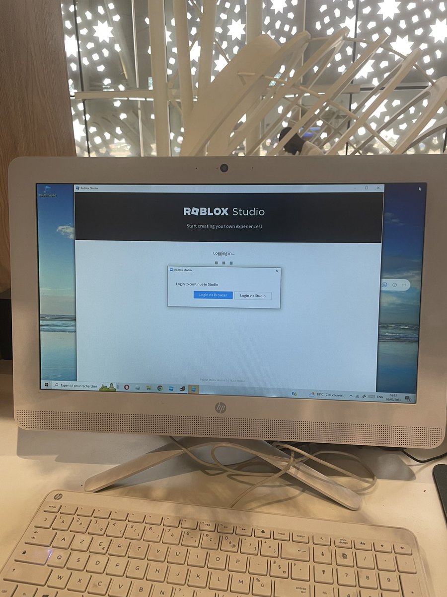 ConfidentCoding's tweet image. Airport lounge in Marrakech, Morocco…
Which Roblox Dev has tried this, own up 😂
