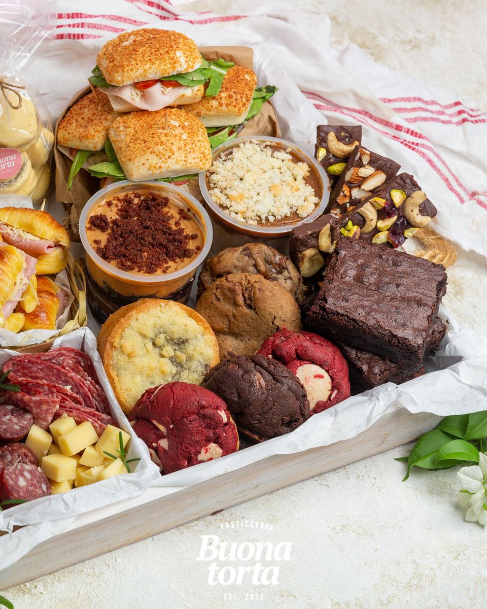 Mamá solo hay una y cómo está bandeja no hay ninguna 😂 mira detalladamente lo completa que es nuestra Bandeja Reina a 395.000gs✨ incluye delivery para Asuncion 👀 
Aceptamos pedidos hasta el Viernes 12/05🏃🏽‍♀️