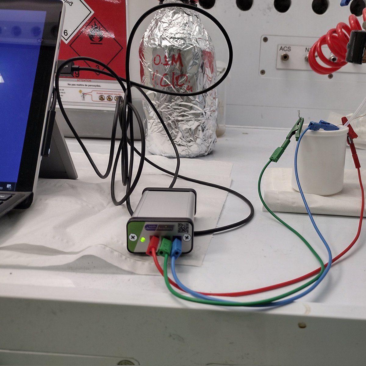 RPittkowski's tweet photo. Love the tiny #potentiostat from @NordicEC , intended for lab educational experiments but also great for traveling to #beamtimes 😍 
@esrfsynchrotron https://t.co/Jbc4MkZNEp