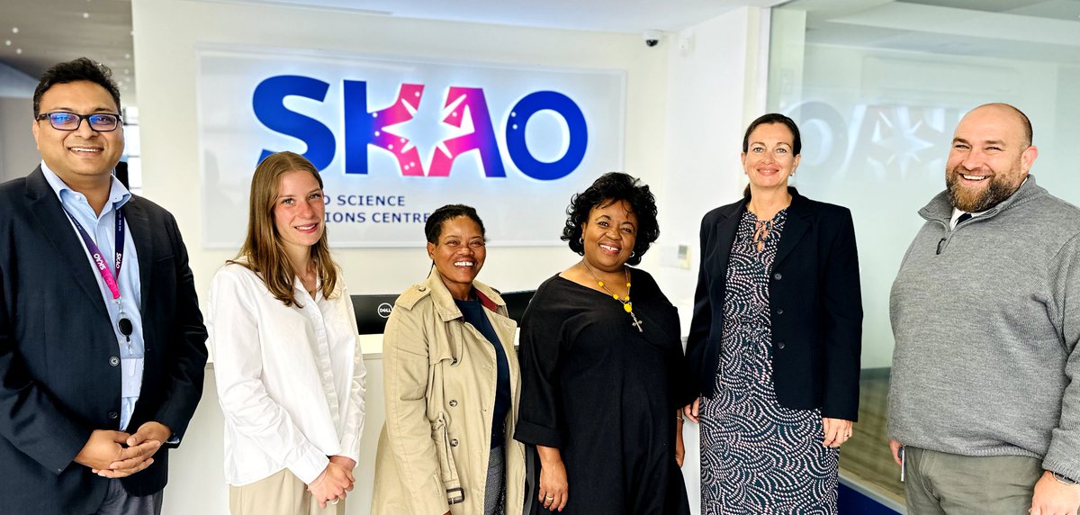GermanyCapetown's tweet photo. After having visited the #SquareKilometreArray in the Karoo March, it was great to meet the team at their headquarter here in Cape Town. Thank you for explaining what you do and how you "listen" deep into the universe, @SKAO and @SKA_Africa! 🇩🇪 is proud to be a full member soon. https://t.co/gA8Uw4FstT