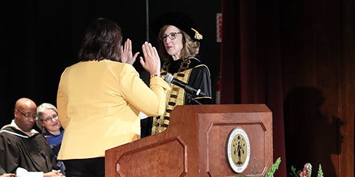 FraminghamU's tweet photo. It's official! @PresidentNiemi has been sworn in as the 17th President of Framingham State University! Welcome to the #fRAMily! https://t.co/hisvHA0wuw