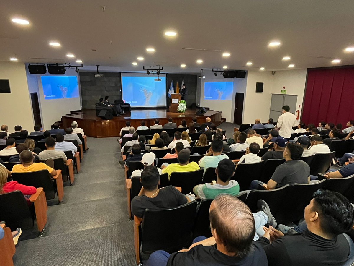 Durante esta fuerte etapa invernal, CNEL EP demostró capacidad y profesionalismo para dar solución a las emergencias suscitadas en su área de servicio, ante estas acciones, se realiza un reconocimiento al personal operativo que trabajó 24/7.

#RendiciónDeCuentasCNEL2022