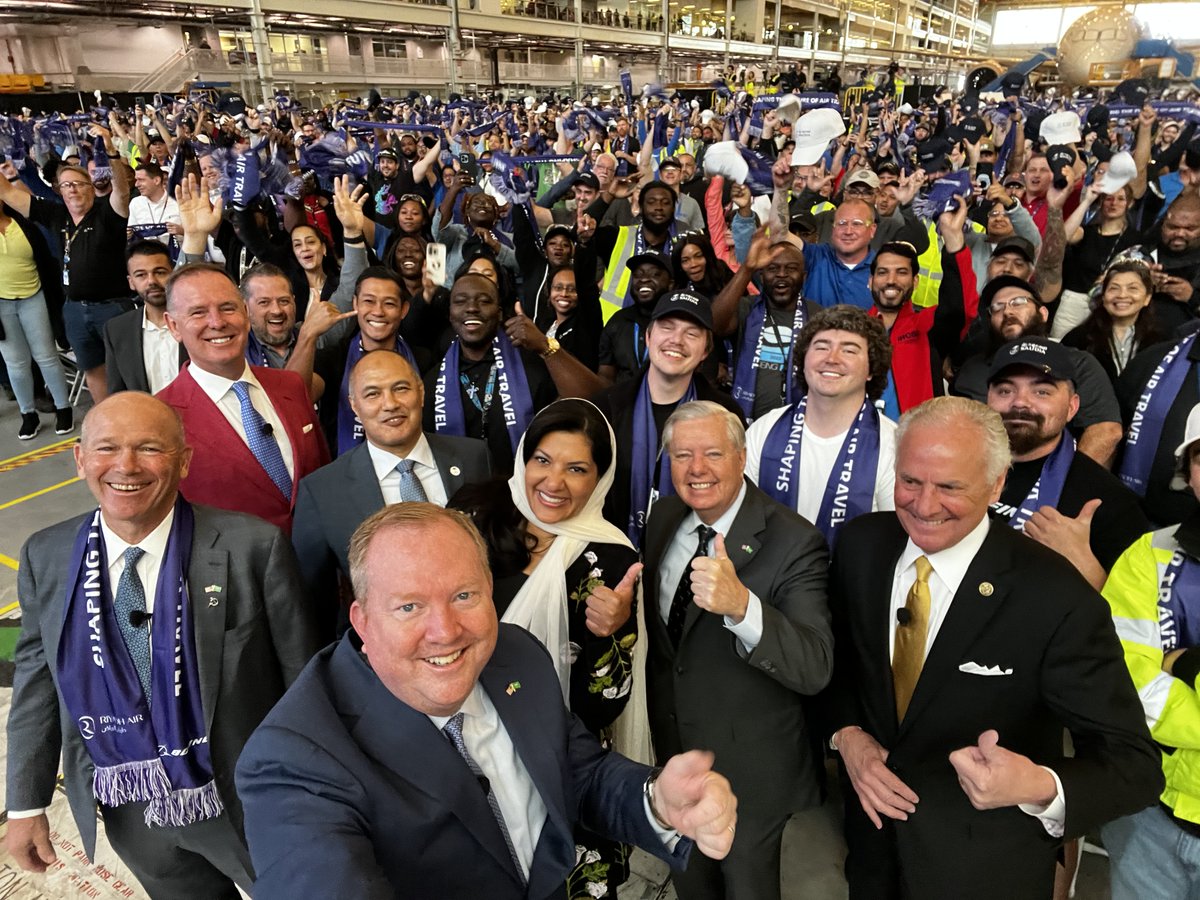 SaudiaGroup's tweet photo. #SAUDIA is proud to partner with @boeing in this historic order of 49 787 Dreamliner aircraft.
Read more details:

https://t.co/Z57g0HivG7 https://t.co/vsOMo3mUZj