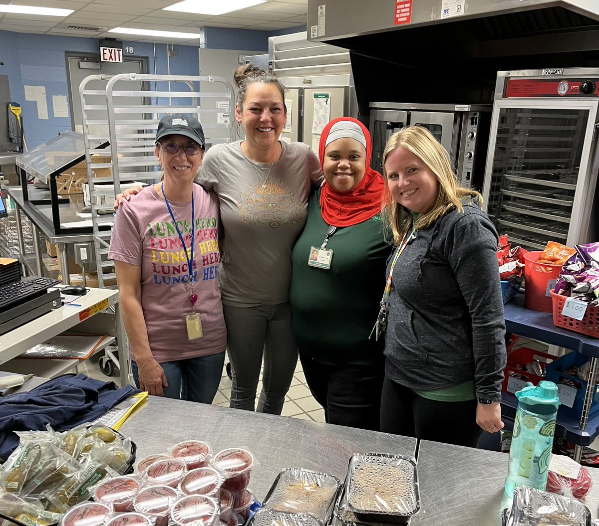 WLCSDFoodSrvc's tweet photo. Our lunch hero’s consist of our servers our drivers, our food service director, our food service secretary’s and our lunch room paras! I’m so proud of each and everyone of these amazing people!  Today is your day to SHINE! @PleasantLakeEl @WalledLkSchools @DrBernia https://t.co/bIcMxOKosc