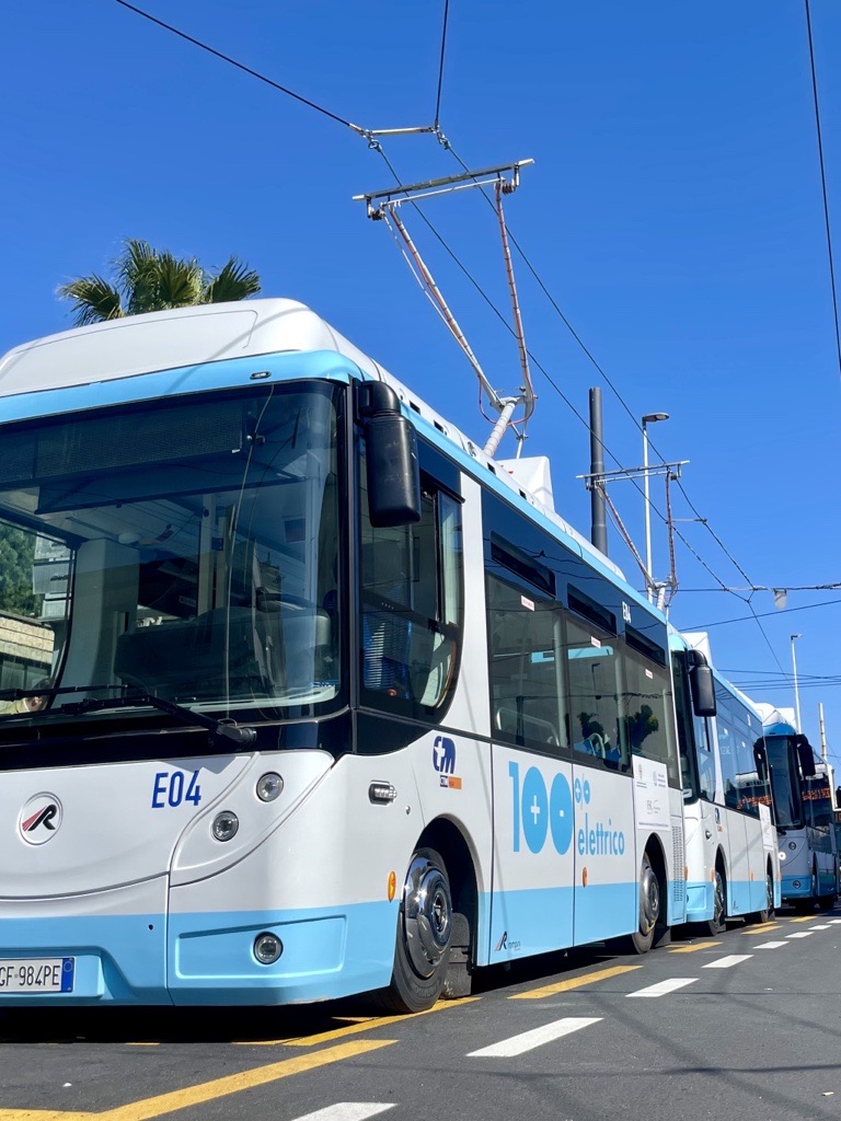 CleanBusEU's tweet photo. 🇮🇹 Our Study Tour continued this week in Cagliari!
Key knowledge exchange & tech visits kindly hosted by @CTM_Cagliari.
The operator started its 0⃣emission journey w/ the #ZeEUS project in 2016: now they are a CBEP Host City sharing progress & future strategy: 100% ZE by 2030! https://t.co/LFjm8xoRcT
