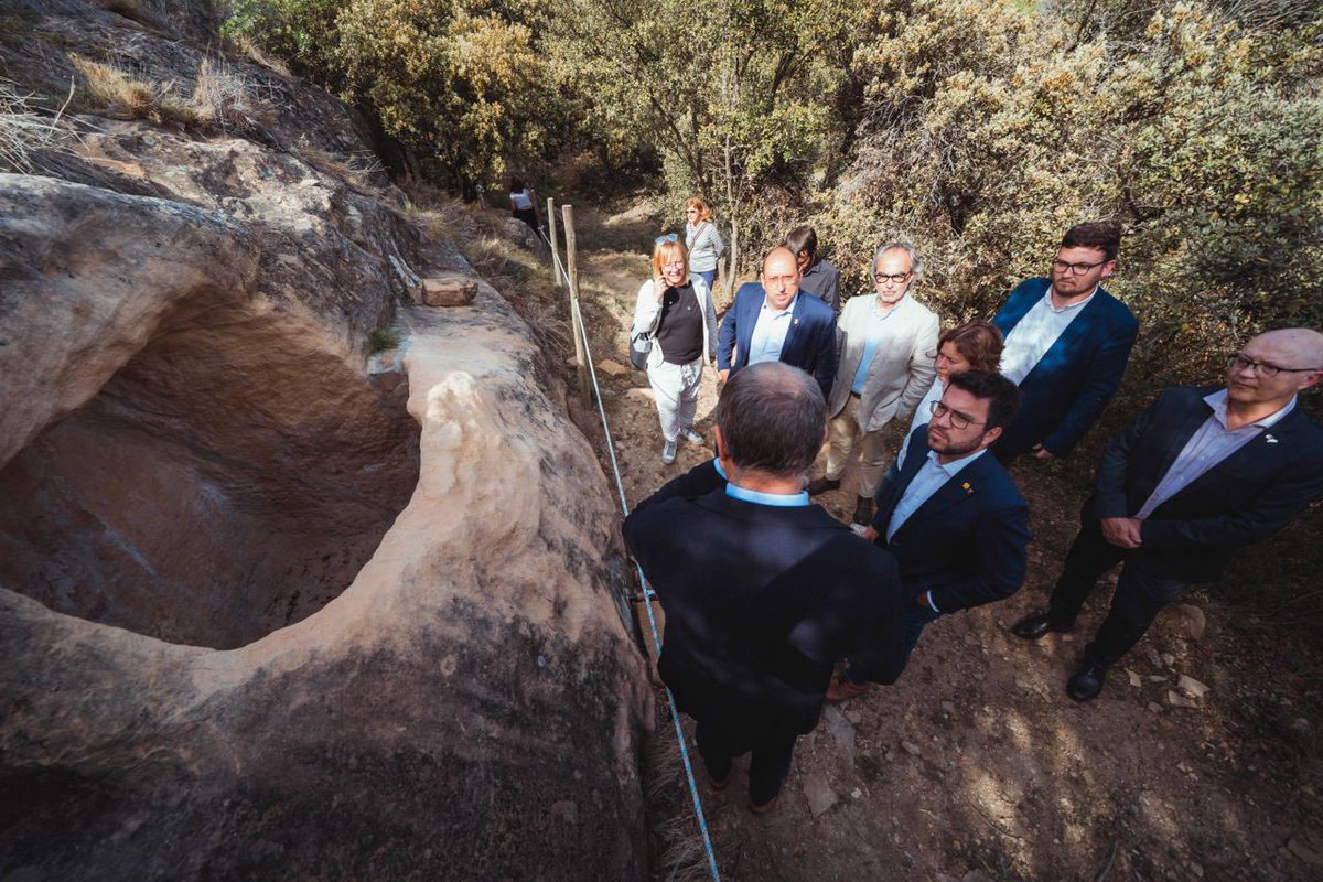 Seguim al Pallars, ara al Jussà, per conèixer un altre projecte en clau verda: el celler <a href="/CastelldEncus/">Castell d'Encus</a> de Talarn.

Vi de muntanya, ecològic i d'alta qualitat amb un procés de producció que disminueix la despesa energètica i l'impacte ambiental.

Bona iniciativa amb valor afegit!