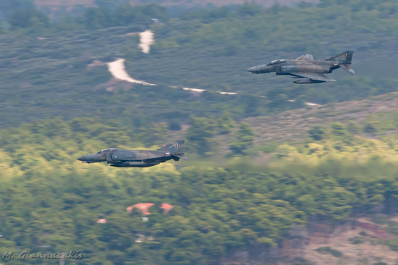 MyronGian's tweet photo. Δύο Φάντομ χαμηλά
Two Phantoms flying low
#ΠΑ #πολεμικήαεροπορία #338Μ #Άρης #Φάντομ #χαμηλήπτήση #εξωτερικήδεξαμενή #σχηματισμός @HAFspokesperson #hellenicairforce #f4e #phantom #338Sqn #Ares #flyinglow #lowflying #formation #twoshipformation #droptank #liteningpod #targetingpod https://t.co/N5CQrdX02u