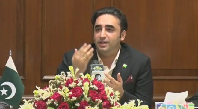 FM 🇵🇰 <a href="/BBhuttoZardari/">BilawalBhuttoZardari</a> holding press conference in Karachi on his return from SCO meeting.