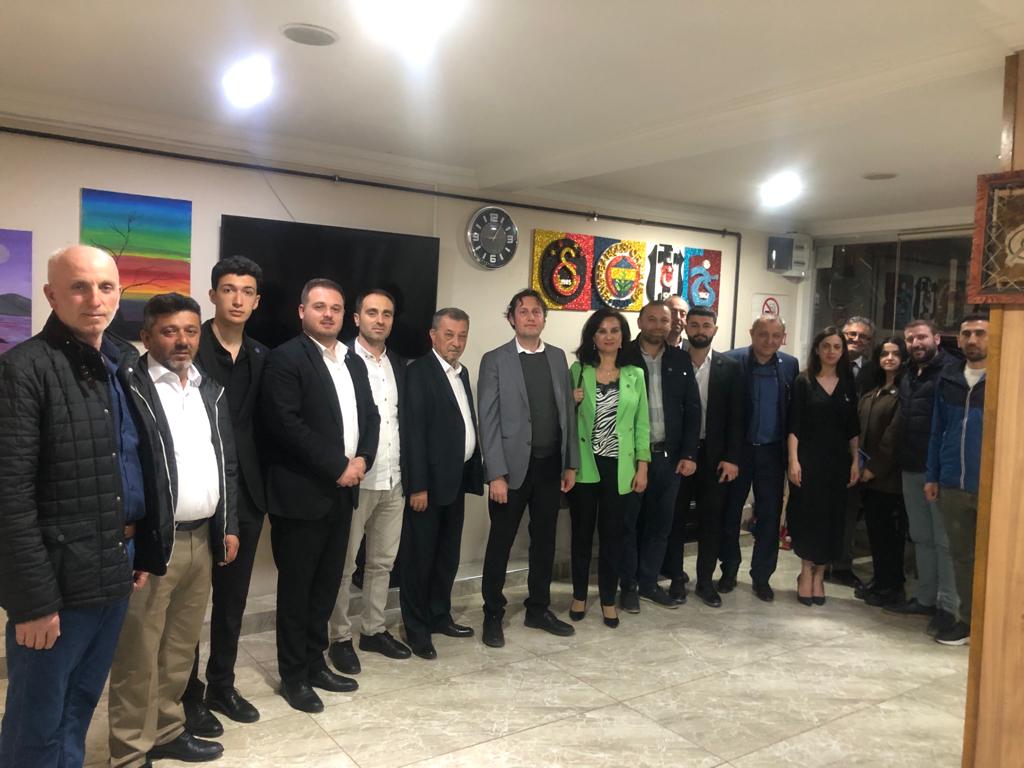 Aydoğanlılar Derneğini ziyaret ettmiştik. Bu sıcak karşılama için çok teşekkür ediyoruz. Başaracağız! <a href="/vekilince/">Muharrem İNCE</a> <a href="/MemleketKocaeli/">Memleket Partisi Kocaeli İl Başkanlığı</a> <a href="/MemleketimParti/">Memleket Partisi</a>