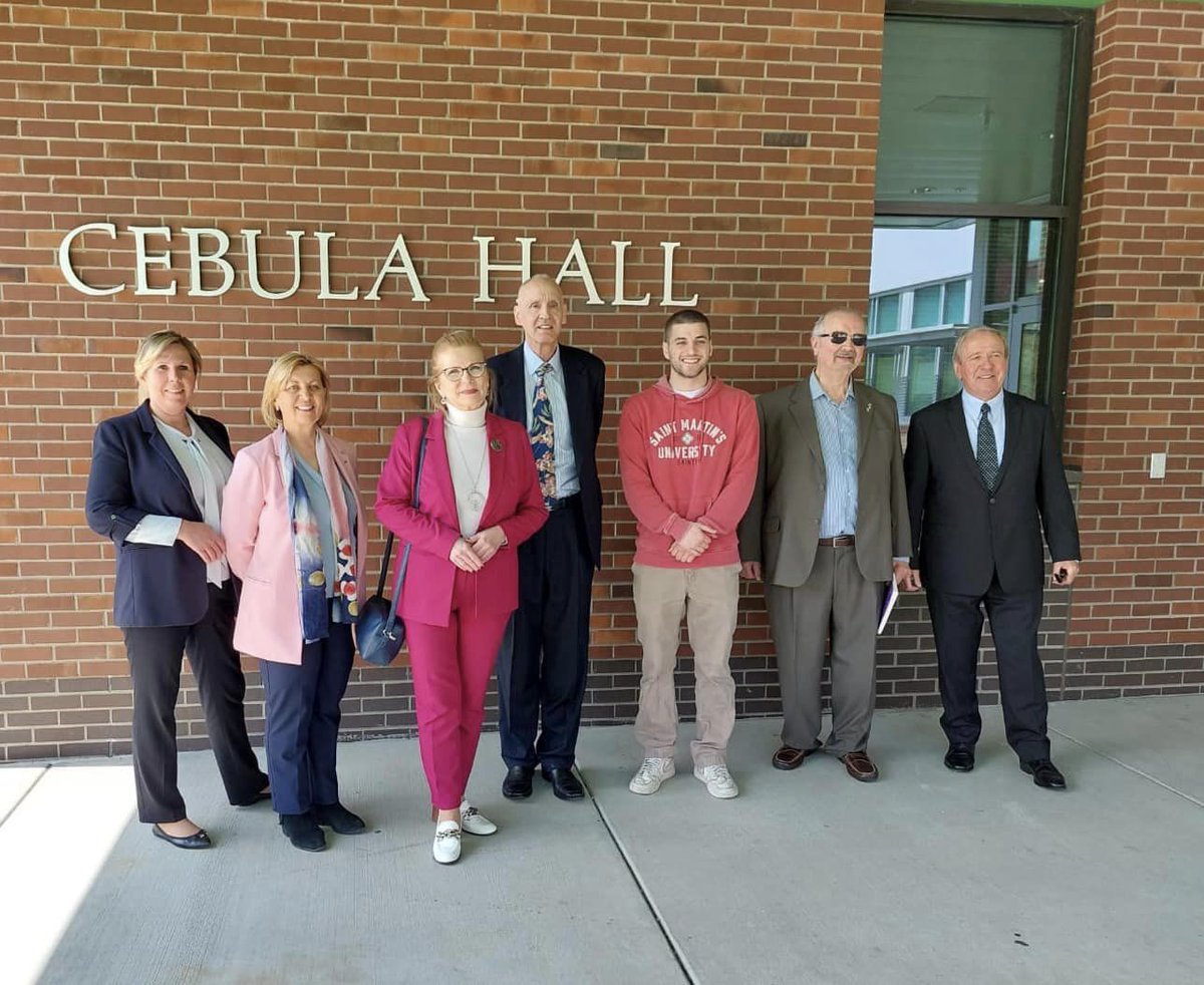 PLinLosAngeles's tweet photo. CG Wolańska during her visit to Washington State, together with Deputy Speaker @MMGosiewska met with the Mayor of @CityofLacey, and authorities of St. Martin's University in Lacey. We look forward to opportunities to develop cooperation between the Polish universities. https://t.co/cvWLP11Gra