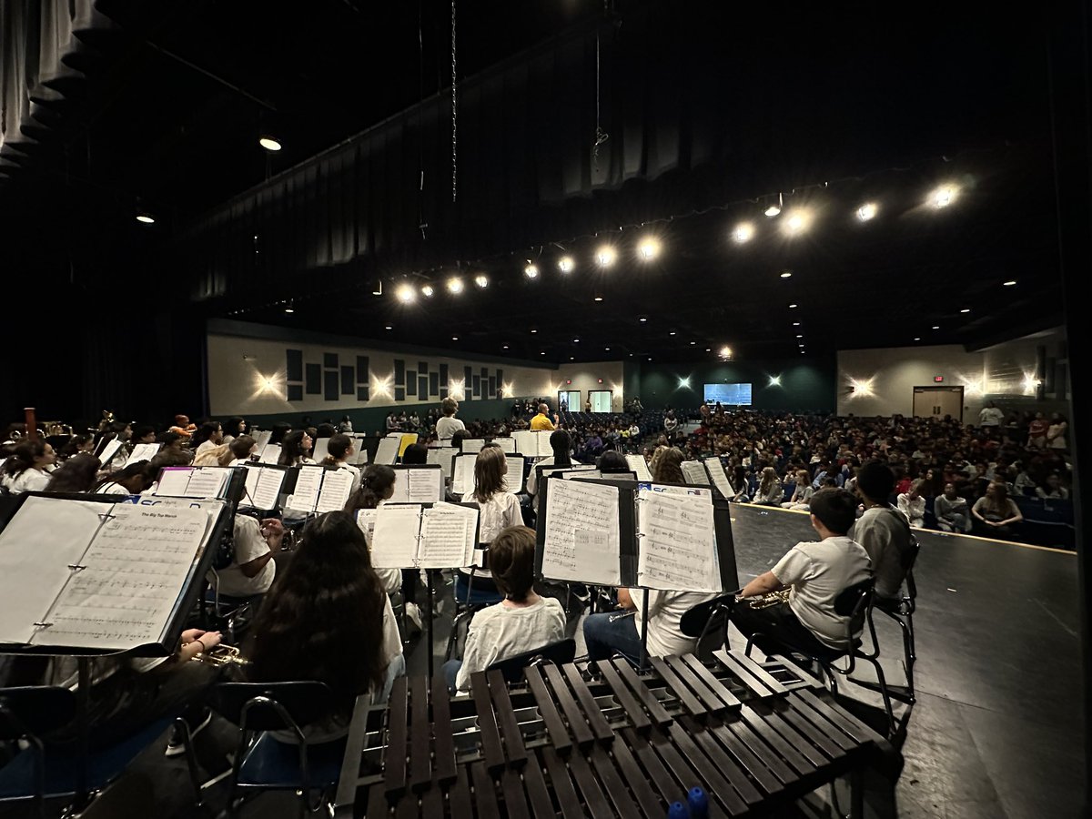 ROCKSPRINGSBAND's tweet photo. Excited to host our future 6th Grade Knights! Thanks RSMS Beginning Band for a great job this morning!! @RSMSKNIGHTS @RCSArts https://t.co/gvwn1QNO3a