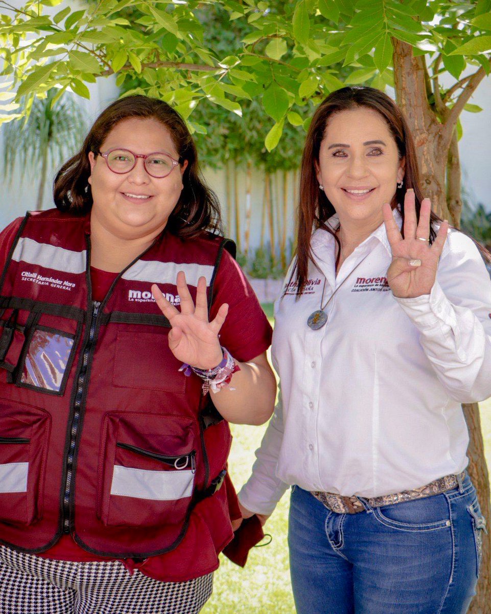 CitlaHM's tweet photo. Fue el cumpleaños de mi querida compañera y amiga @MarthaOliviaDgo.

Quisiera desearle lo mejor en su vida, como militante, como persona y en su liderazgo en #Durango.

Felicitaciones atrasadas pero con mucho cariño 😊 https://t.co/c5zc5xZqvl