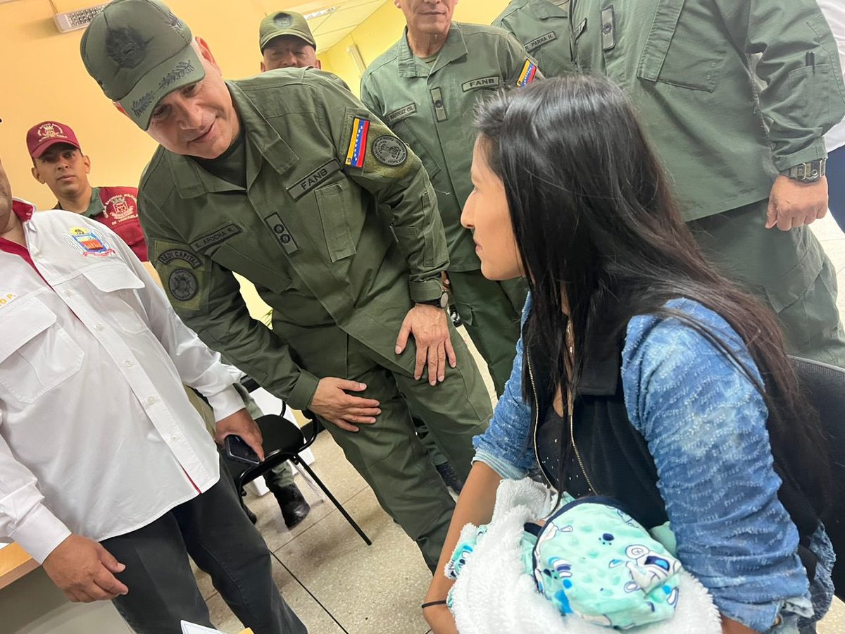 IPSFAespatria's tweet image. 🎉 ¡Primer carnet emitido por nuestra Sucursal Merida 🪪!
Un nuevo integrante de la familia militar fue afiliado al sistema de seguridad social de la FANB.
#IPSFA #FANB #MERIDA