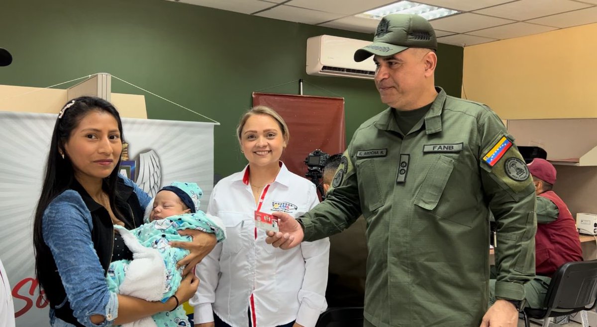 IPSFAespatria's tweet image. 🎉 ¡Primer carnet emitido por nuestra Sucursal Merida 🪪!
Un nuevo integrante de la familia militar fue afiliado al sistema de seguridad social de la FANB.
#IPSFA #FANB #MERIDA