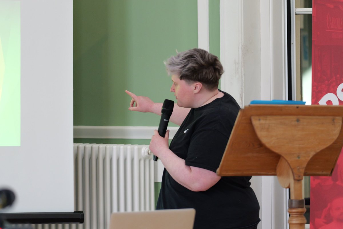 GlorNaMona's tweet image. Painéal 7 ar ‘Athghabháil Teanga’

Le Fionnghuala Nic Roibeaird, Eibhlín Nic Cormaic agus an Dr Fearghal Mac Bhloscaidh

#Díchoilíniú