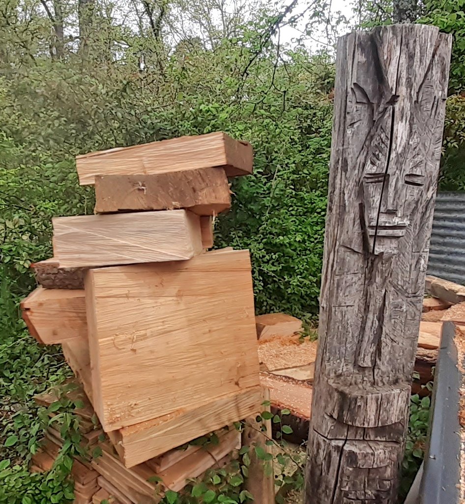 ColbocJulien's tweet photo. Aujourd'hui : le matin préparation de blocs de cèdre pour des assises de tabouret + menuiserie (petit théâtre Butaï)#tronçonneuse
Puis atelier taille de bâtons de marche en noisetier avec 4 enfants.
Et vente d'un ensemble de couverts en noisetier.
#Fontainebleau #colboc https://t.co/ZwkooFRa7B