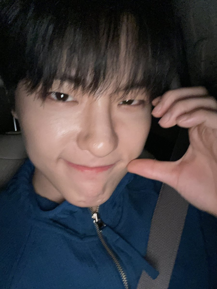 진짜 무즈데이 진심으로 축하해요 🧡💙 오늘 하루 무즈덕에 너무너무 행복했다