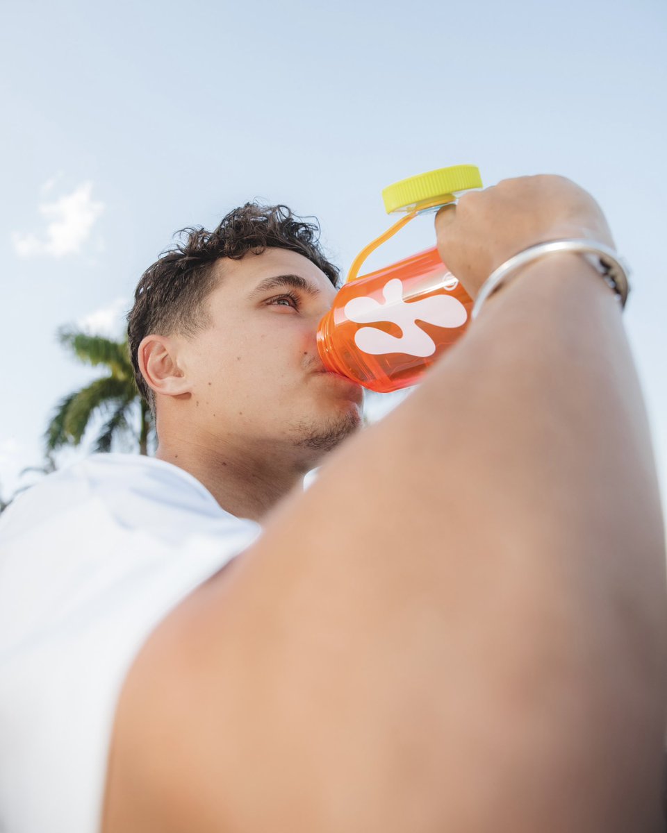 Everyone has been asking for more photos from the Miami shoot. You're welcome 😮‍💨