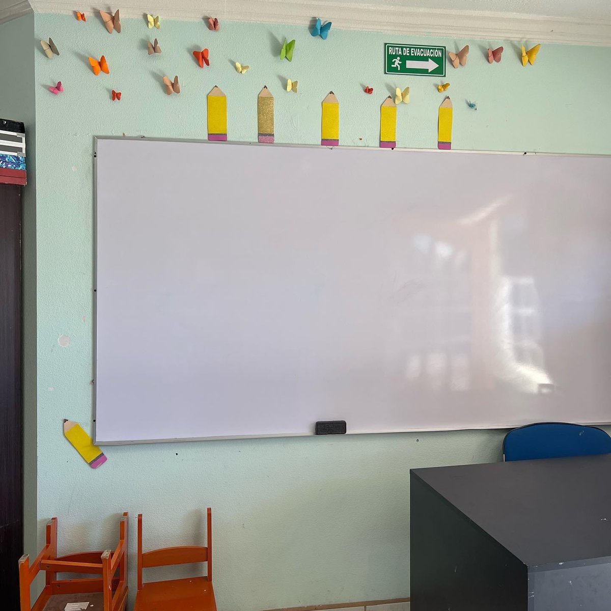 INetworkHearts's tweet photo. We would like to extend our gratitude and appreciation for all of the teachers that help the children at Casa De Jardin get a well rounded education! ✏️📚 Because of the great teachers and volunteers, the children get to indulge in ballet, choir and guitar classes. ❤️ https://t.co/4r0QToHqoQ