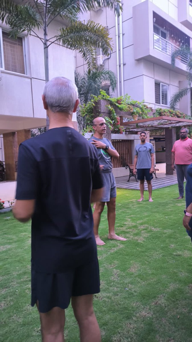 chirunningindia's tweet photo. Well spent yesterday evening with new chi walkers at #BrightView Apartments #Hyderabad and old but young Coursemates #RSAOMIClub @sapangore11 😊 https://t.co/t4YBj7zSv4